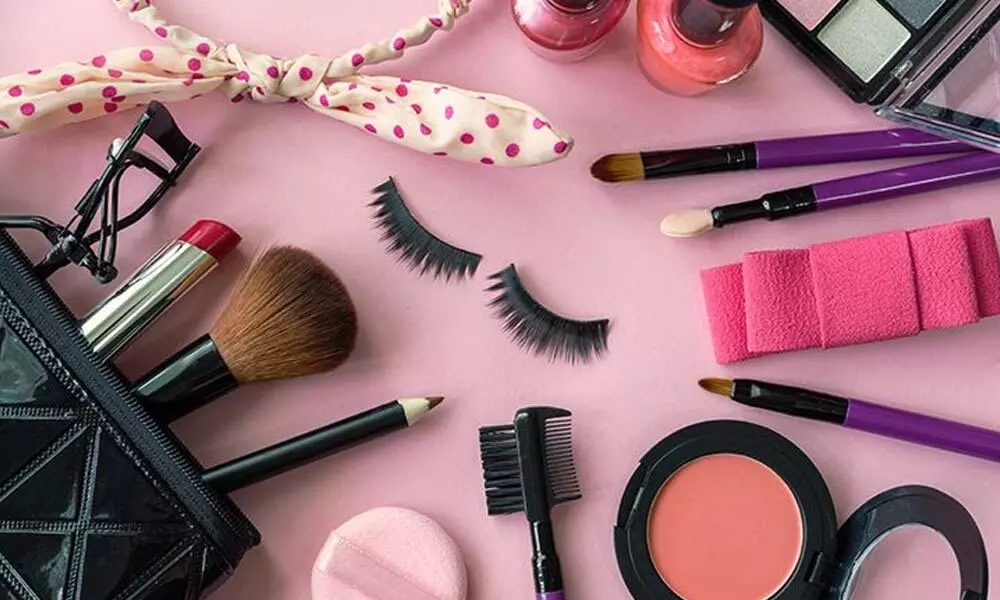Top 5 Must-Have Makeup Products for Your Beauty Kit
